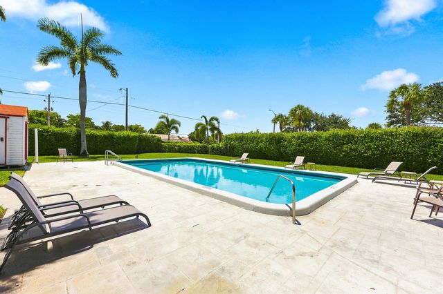 2716 Yale Lane, Boynton Beach, FL 33426