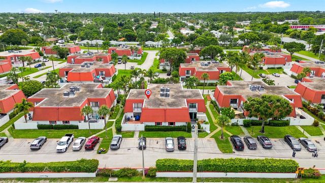 2716 Yale Lane, Boynton Beach, FL 33426