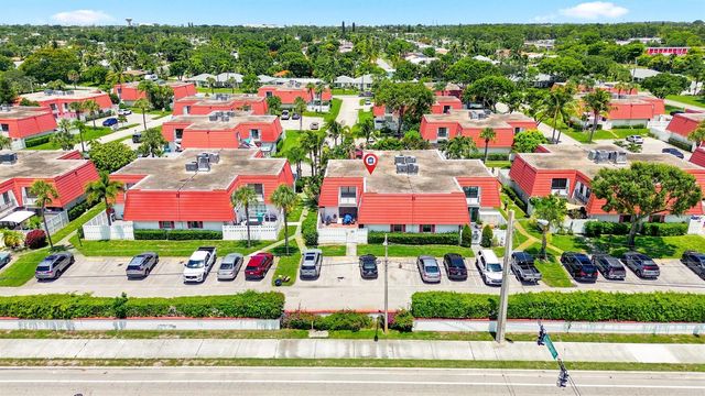 2716 Yale Lane, Boynton Beach, FL 33426