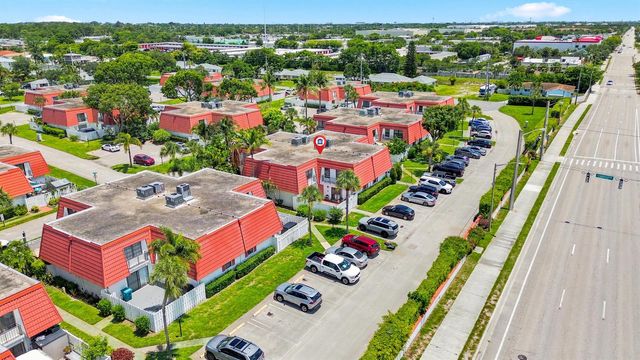 2716 Yale Lane, Boynton Beach, FL 33426