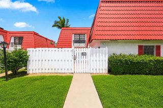 2716 Yale Lane, Boynton Beach, FL 33426