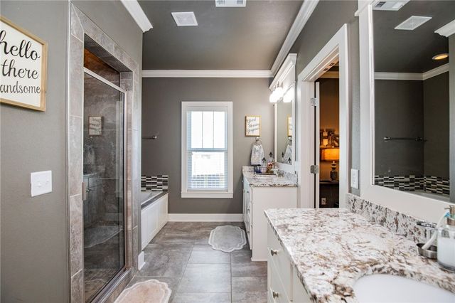 1010 Chancery Lane, Cave Springs, AR 72718