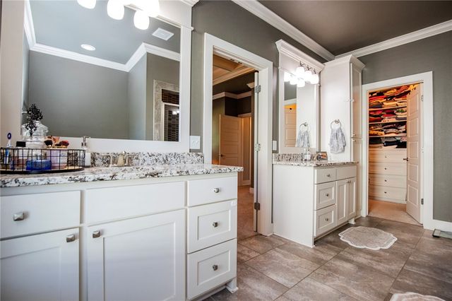 1010 Chancery Lane, Cave Springs, AR 72718