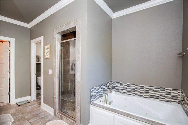 1010 Chancery Lane, Cave Springs, AR 72718