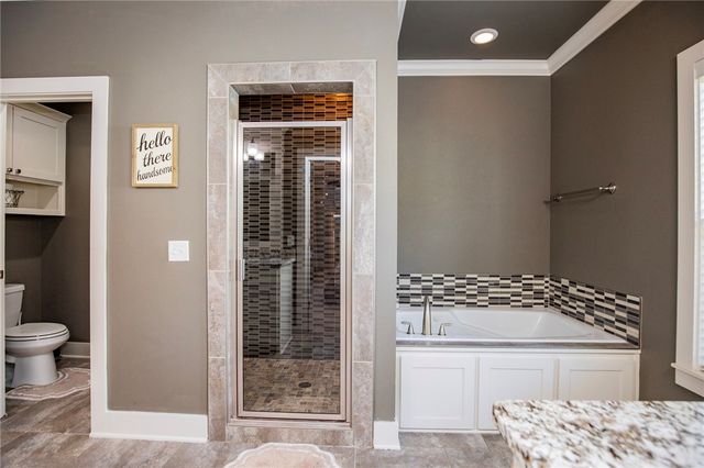 1010 Chancery Lane, Cave Springs, AR 72718