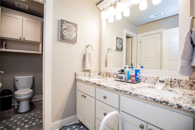 1010 Chancery Lane, Cave Springs, AR 72718