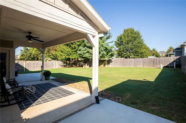 1010 Chancery Lane, Cave Springs, AR 72718