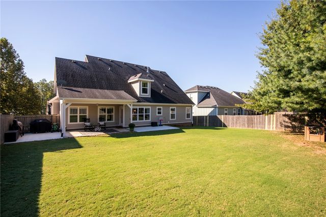 1010 Chancery Lane, Cave Springs, AR 72718