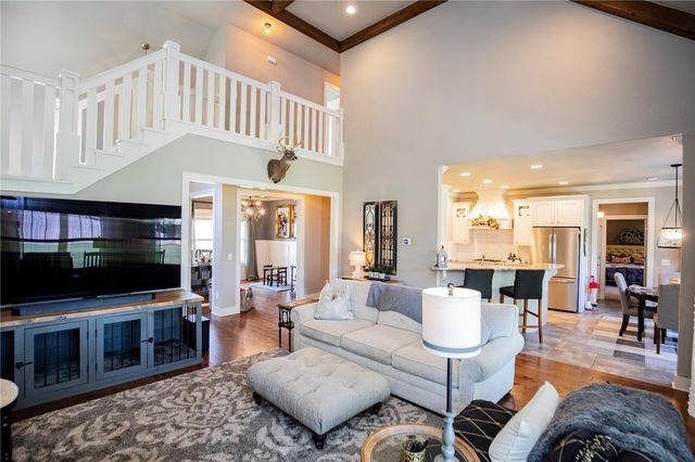 1010 Chancery Lane, Cave Springs, AR 72718