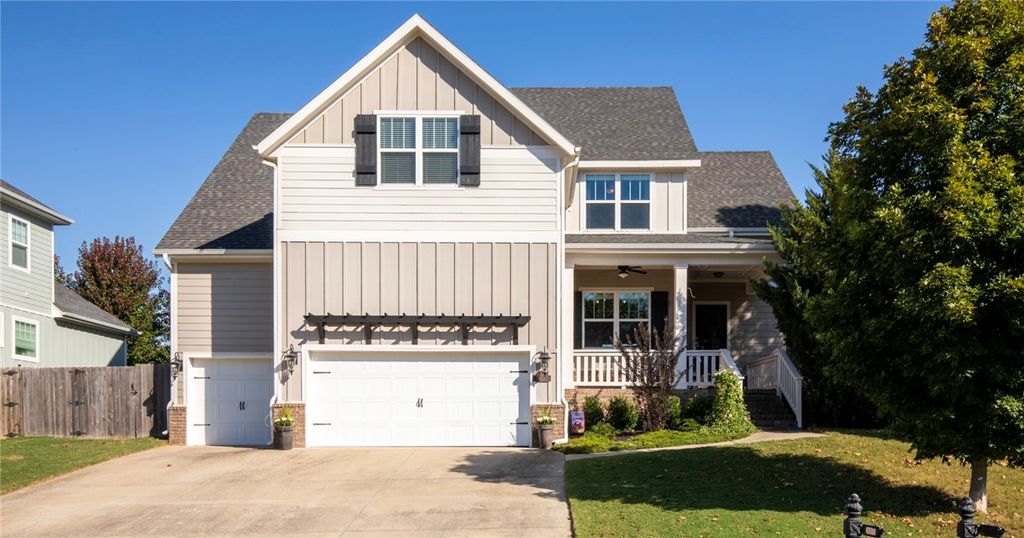 1010 Chancery Lane, Cave Springs, AR 72718