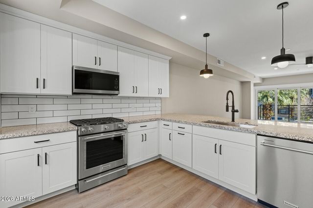 806 N 2ND Avenue, Phoenix, AZ 85003