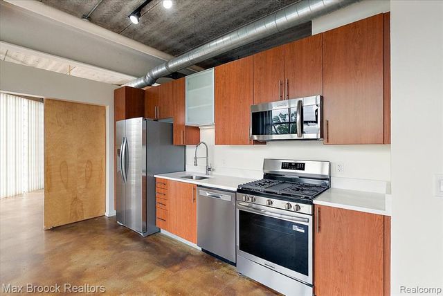333 E Parent Avenue 27, Royal Oak, MI 48067