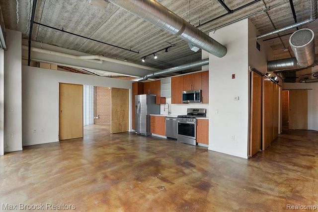 333 E Parent Avenue 27, Royal Oak, MI 48067