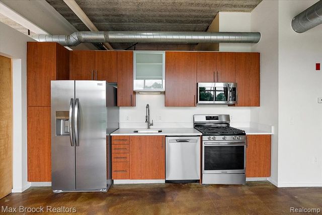 333 E Parent Avenue 27, Royal Oak, MI 48067