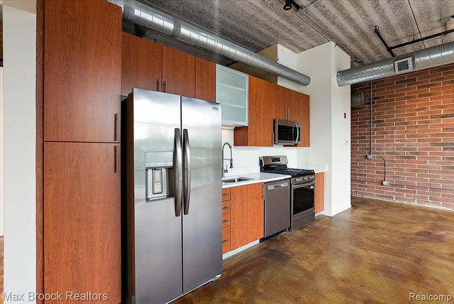 333 E Parent Avenue 27, Royal Oak, MI 48067