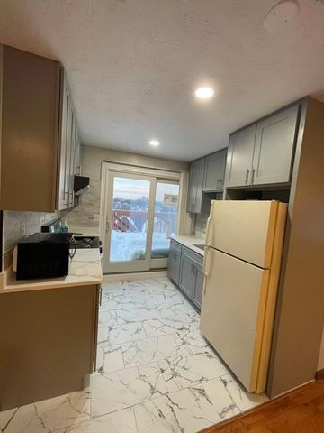 129 Beale St B, Quincy, MA 02170