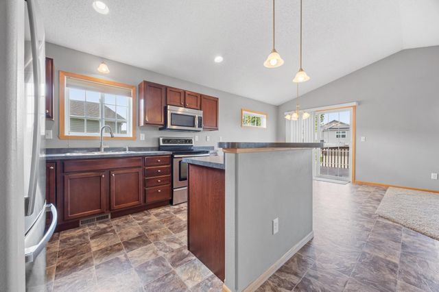 5277 49th Avenue S, Fargo, ND 58104