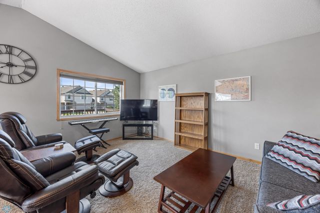 5277 49th Avenue S, Fargo, ND 58104