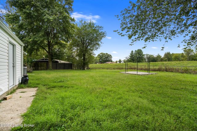 4810 Guy Dr, Louisville, KY 40258