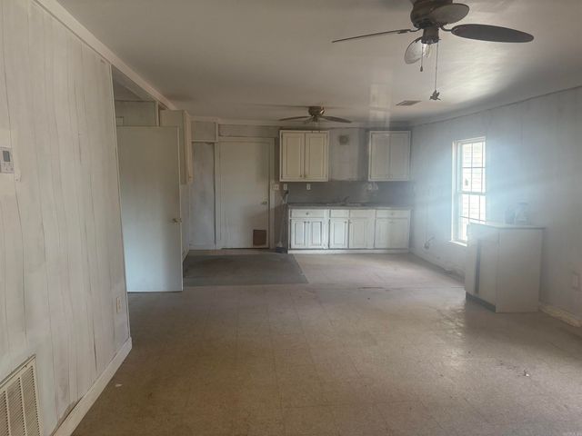 24906 AR-300, Roland, AR 72135