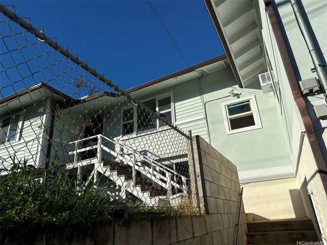 1017 Maluna Street 3, Honolulu, HI 96818