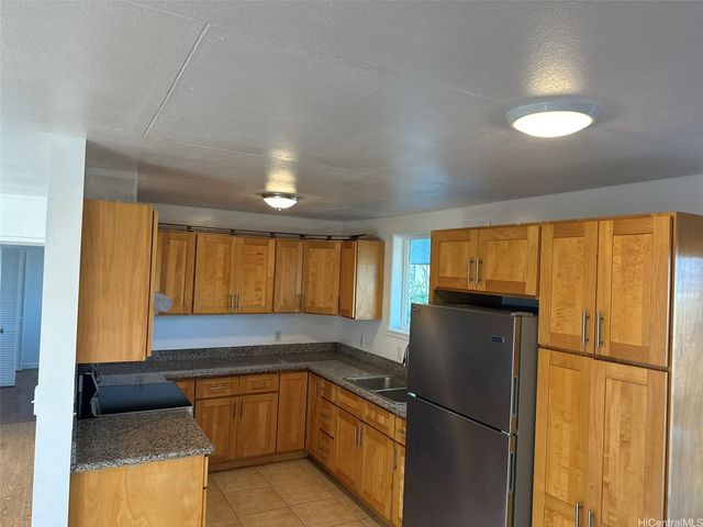 1017 Maluna Street 3, Honolulu, HI 96818