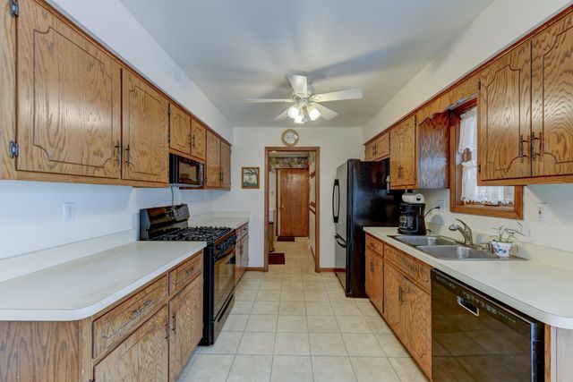 2545 Fossil Stone Road, Dyer, IN 46311