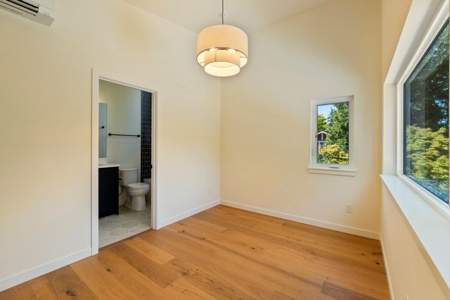 815 NE 100th Street, Seattle, WA 98125