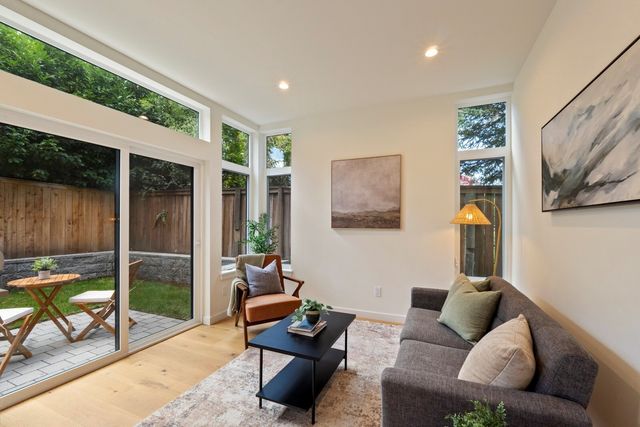815 NE 100th Street, Seattle, WA 98125