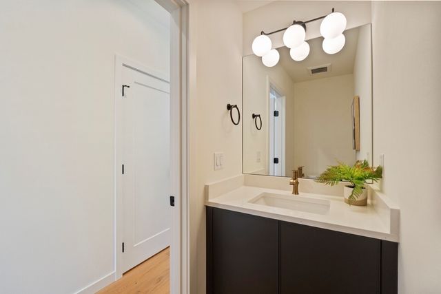 815 NE 100th Street, Seattle, WA 98125