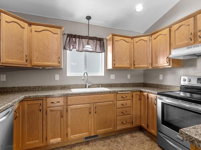 4017 Delta STREET, Manitowoc, WI 54220