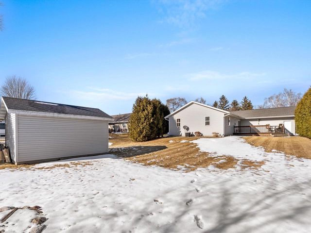 4017 Delta STREET, Manitowoc, WI 54220