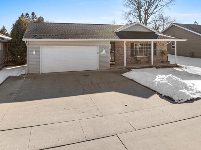 4017 Delta STREET, Manitowoc, WI 54220