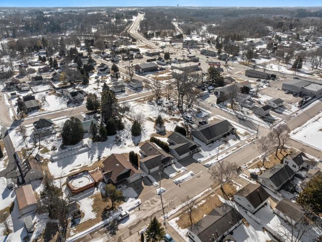 4017 Delta STREET, Manitowoc, WI 54220