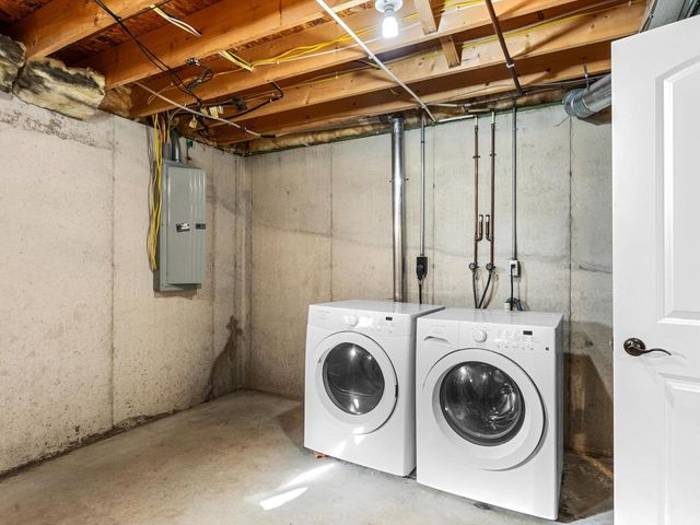 4017 Delta STREET, Manitowoc, WI 54220