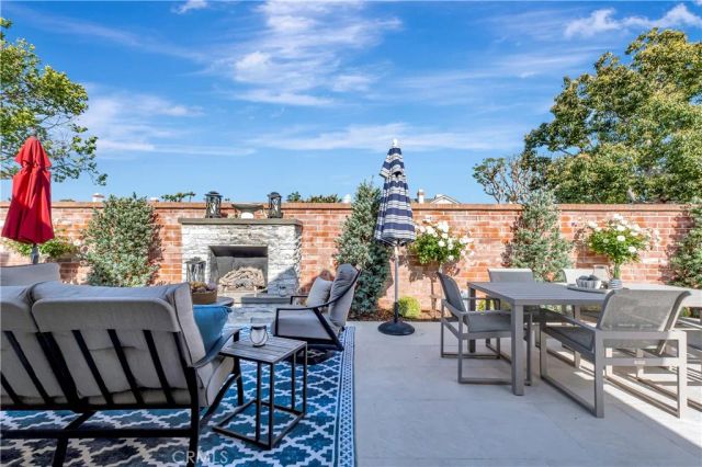 6235 Greenbrier Drive, Huntington Beach, CA 92648