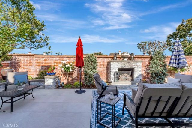 6235 Greenbrier Drive, Huntington Beach, CA 92648