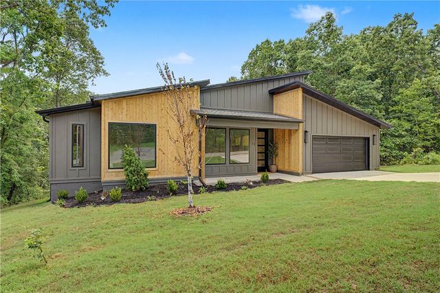 13 Kinloch Drive, Bella Vista, AR 72715
