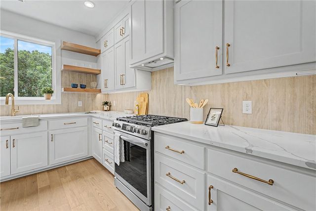 13 Kinloch Drive, Bella Vista, AR 72715