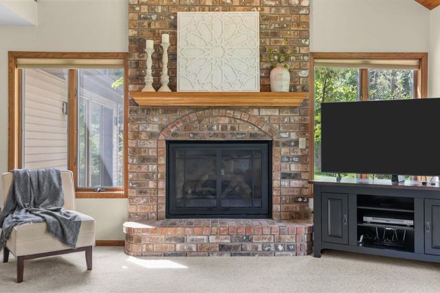 2238 WOODLAWN LANE, Appleton, WI 54914