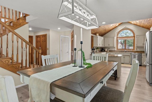 2238 WOODLAWN LANE, Appleton, WI 54914