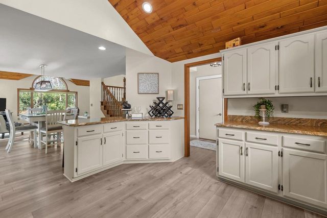 2238 WOODLAWN LANE, Appleton, WI 54914