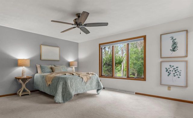 2238 WOODLAWN LANE, Appleton, WI 54914