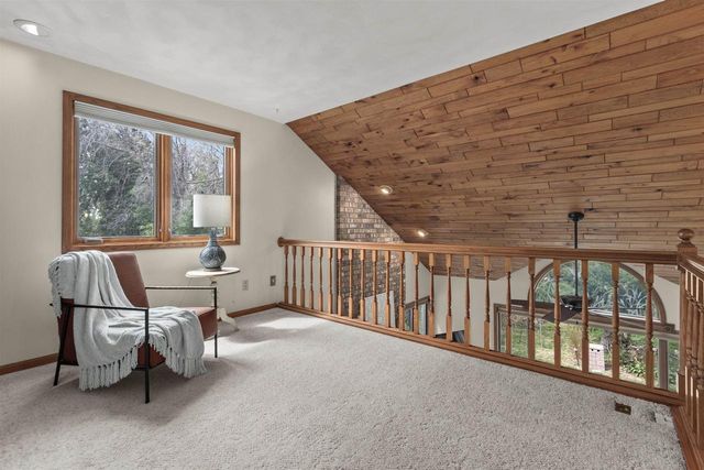 2238 WOODLAWN LANE, Appleton, WI 54914