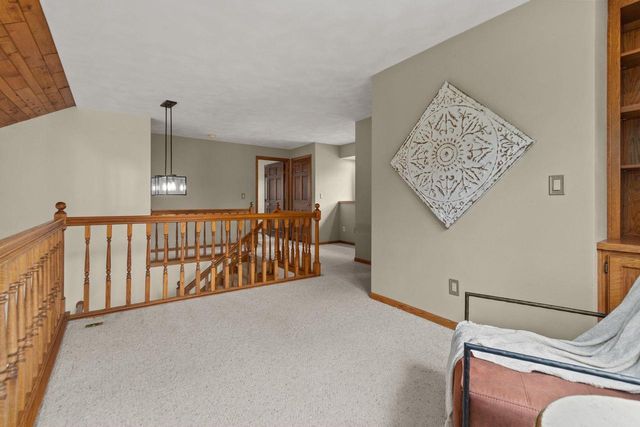 2238 WOODLAWN LANE, Appleton, WI 54914