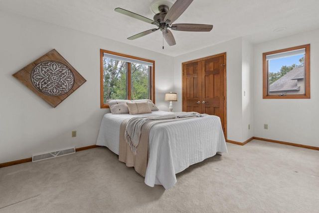 2238 WOODLAWN LANE, Appleton, WI 54914