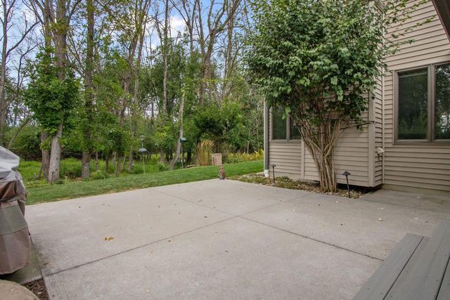 2238 WOODLAWN LANE, Appleton, WI 54914