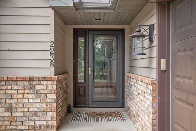 2238 WOODLAWN LANE, Appleton, WI 54914