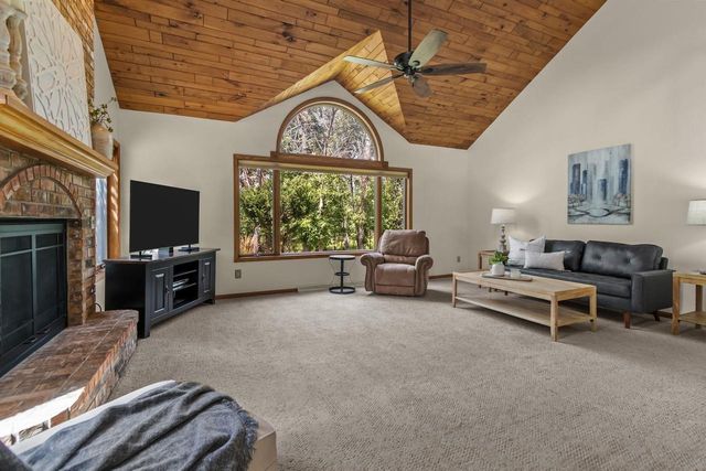 2238 WOODLAWN LANE, Appleton, WI 54914