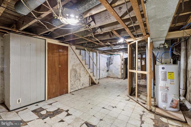7010 W PASSYUNK AVE, Philadelphia, PA 19142